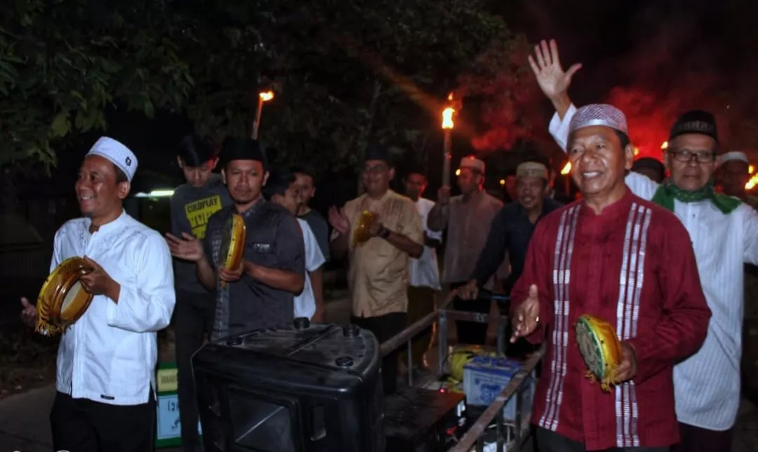 Pawai Obor: Membara di Malam 1 Muharram di Masjid Al-Inayah, Bumi Harapan Cibiru Bandung